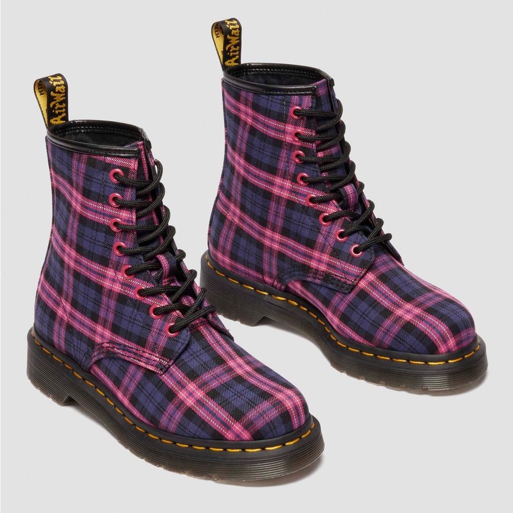 NWOT Women’s Dr. Martens 1460 Pink Plaid Tartan Lace Up Boots Size 9